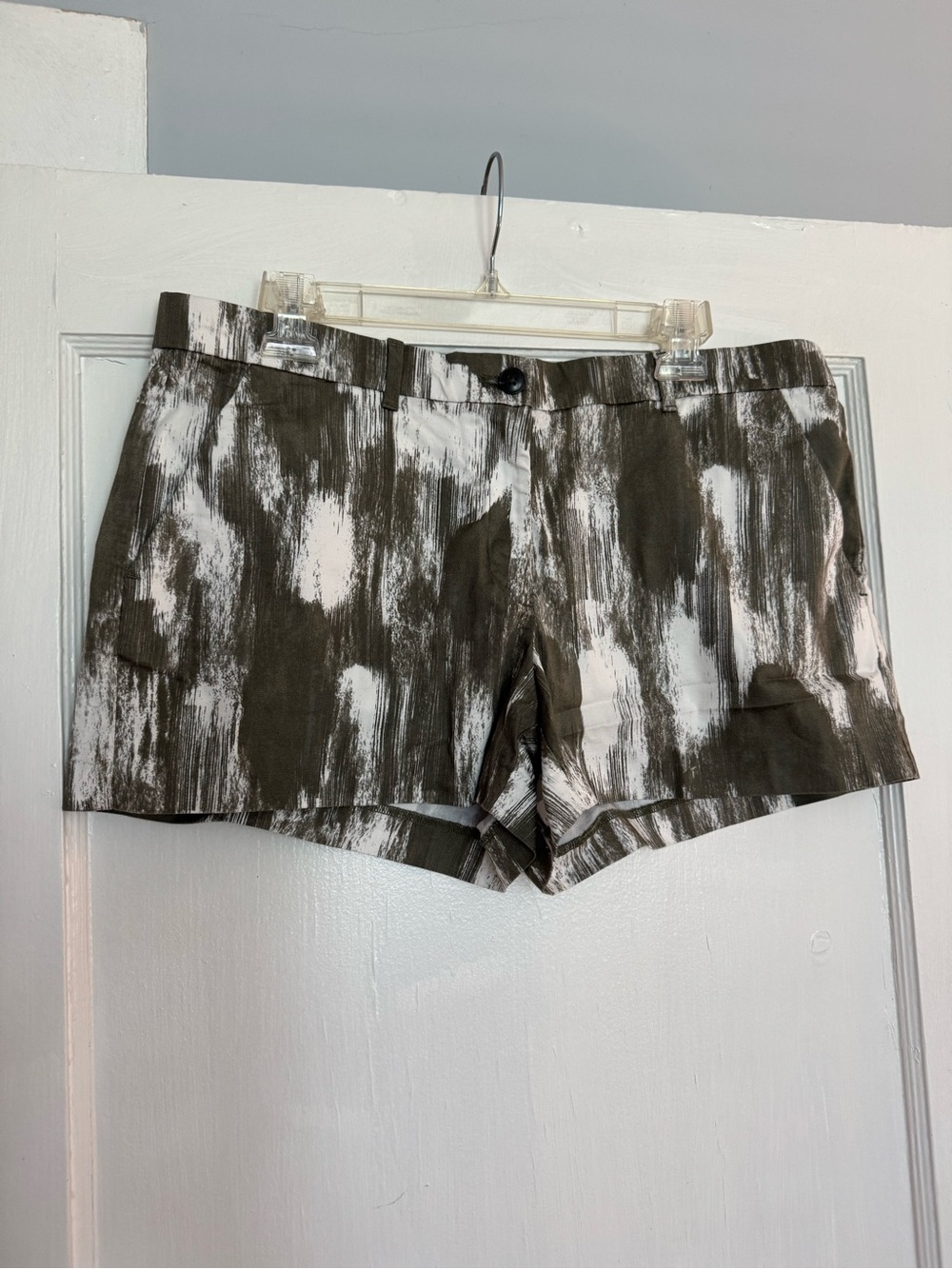 Gap khaki shorts — green ikat mid rise size 12